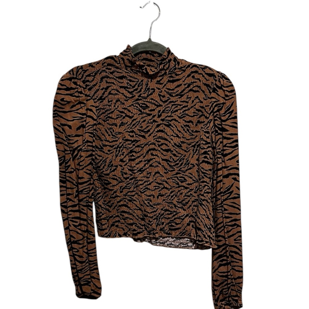✨ Wild Fable Smocked Mock Animal Print Top ✨